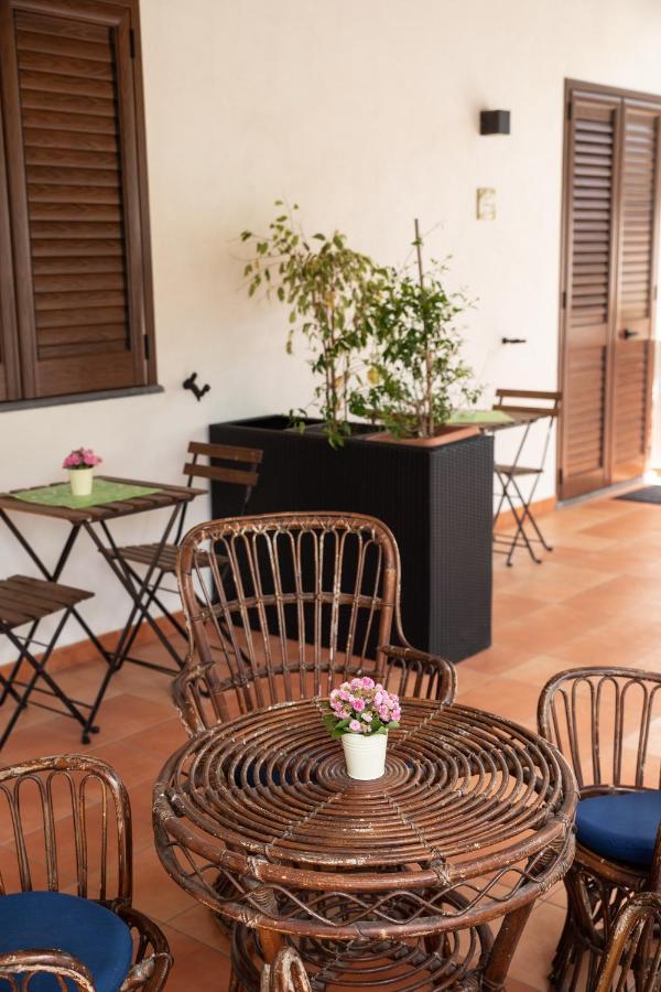 Maria Tindara "La Locanda" Vulcano  Exteriör bild